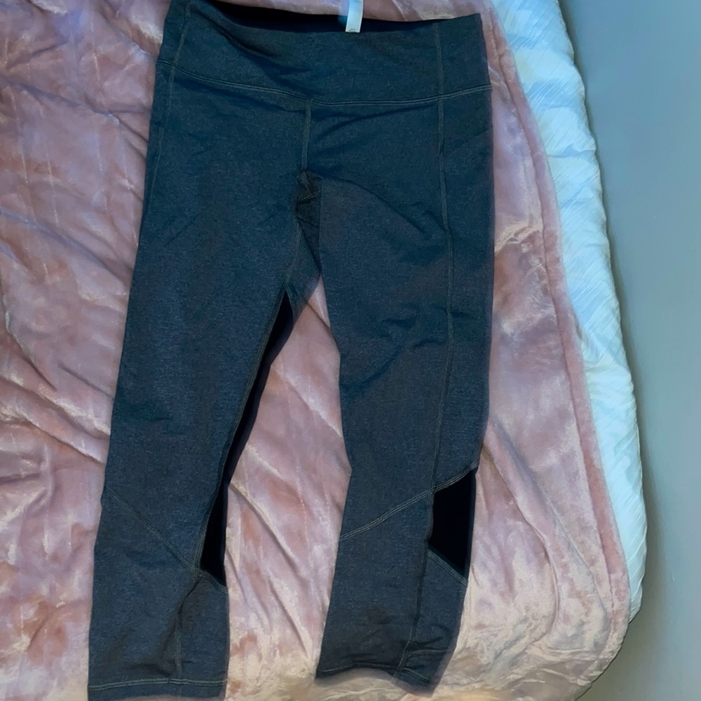 Lululemon Capris 25’. Selling for $35 willing to negotiate!!